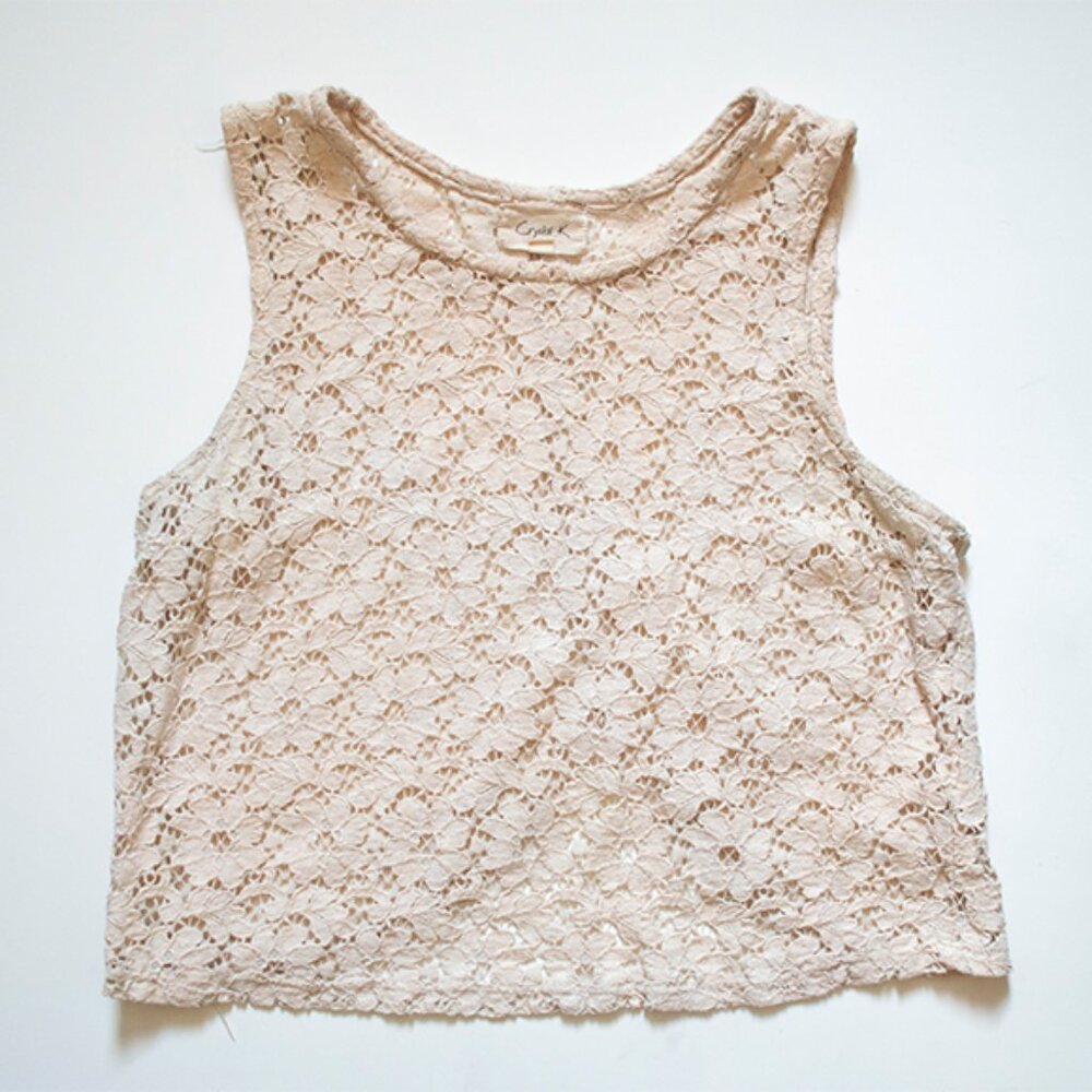 Crystal K Lace Tank Top; Size Small
